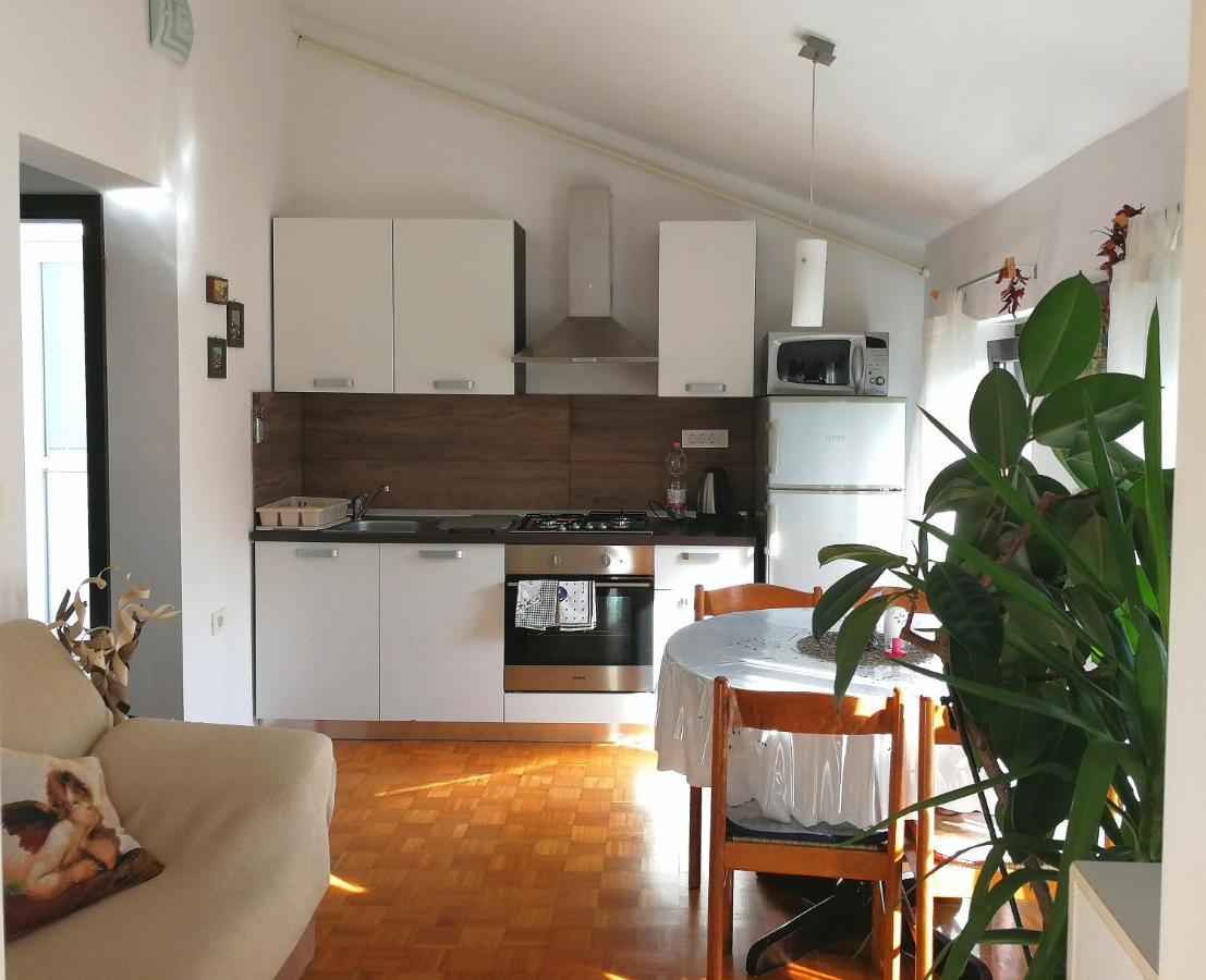 Millenca Apartment Изола Екстериор снимка